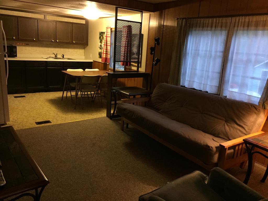 Rainbow's End Camp Resort Chetek